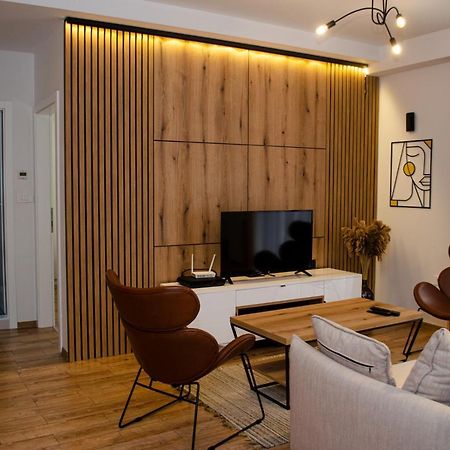 Lovely 1-Bedroom Rental Unit With Free Parking Скопие Екстериор снимка
